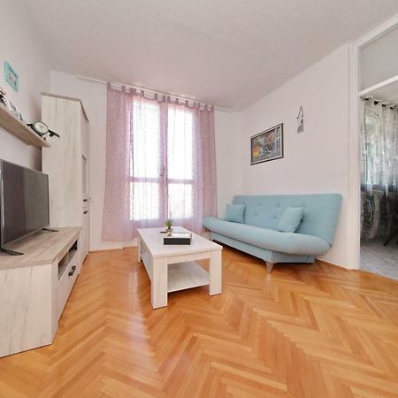 Apartman Lana In City Centre With Garage ซาดาร์ ภายนอก รูปภาพ