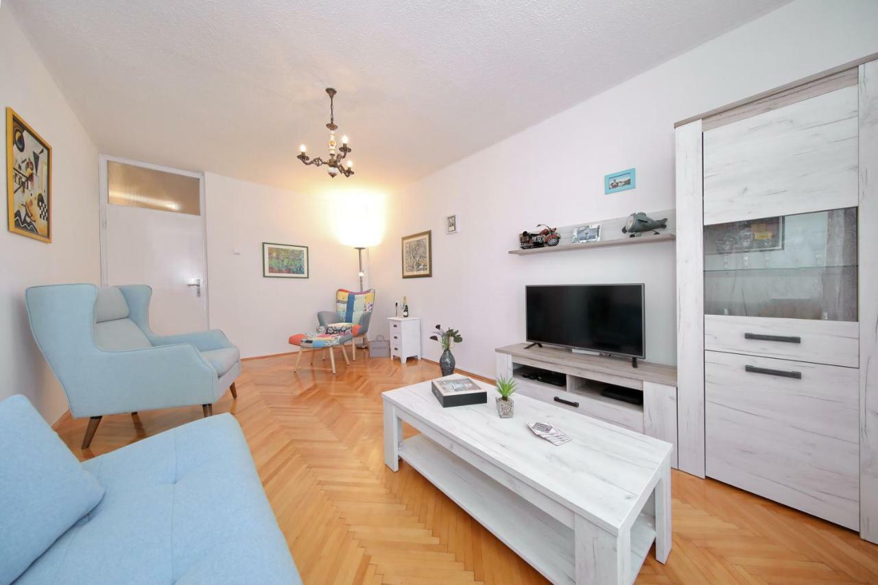Apartman Lana In City Centre With Garage ซาดาร์ ภายนอก รูปภาพ