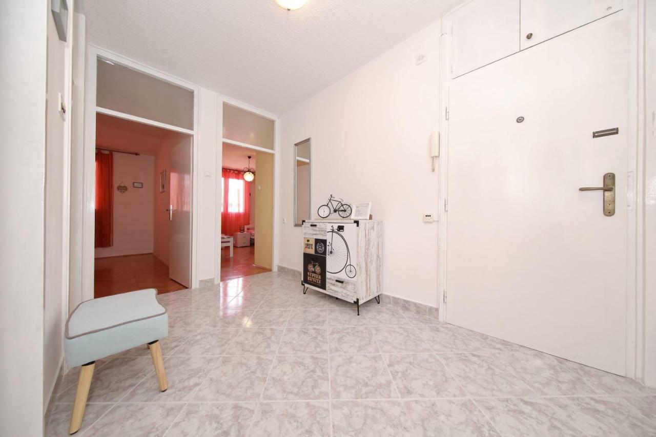 Apartman Lana In City Centre With Garage ซาดาร์ ภายนอก รูปภาพ
