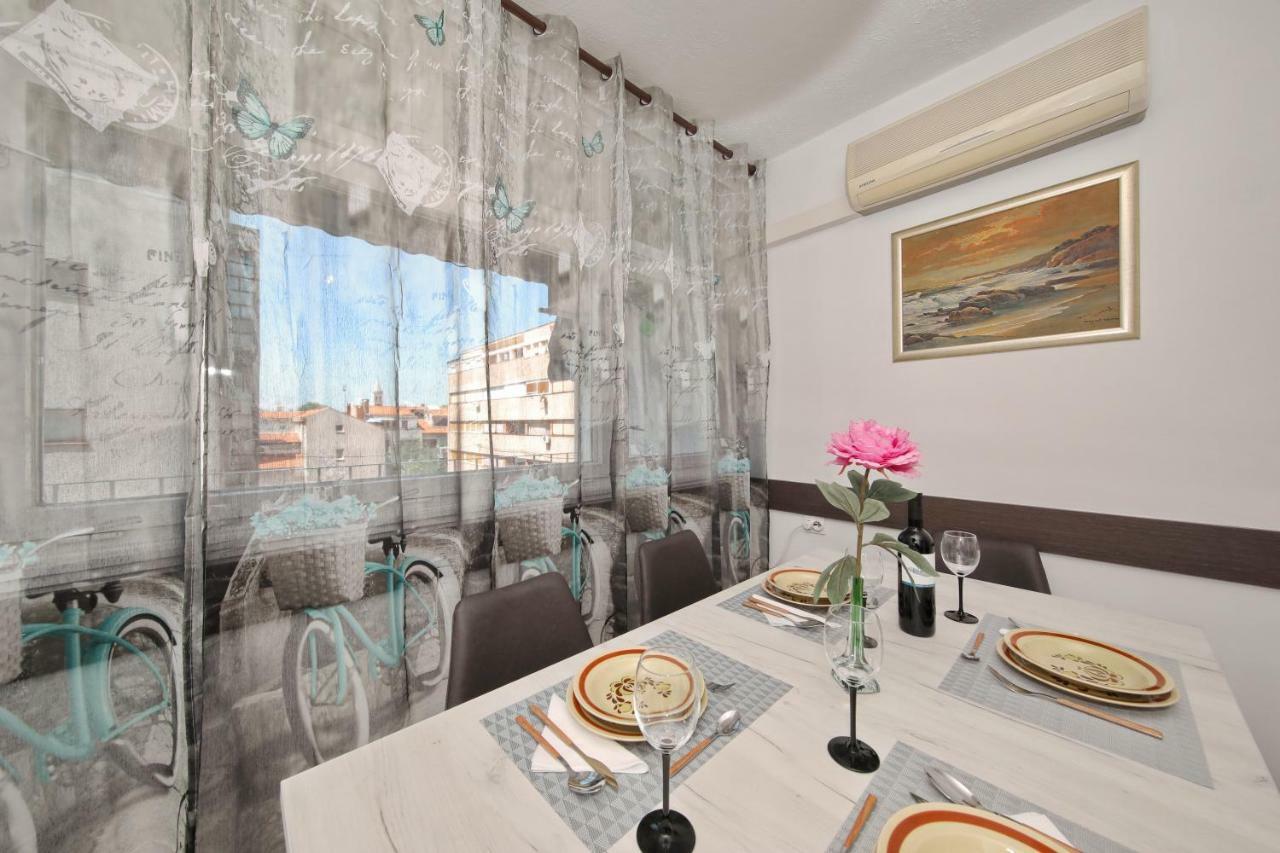 Apartman Lana In City Centre With Garage ซาดาร์ ภายนอก รูปภาพ