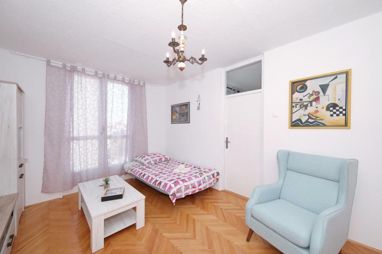 Apartman Lana In City Centre With Garage ซาดาร์ ภายนอก รูปภาพ